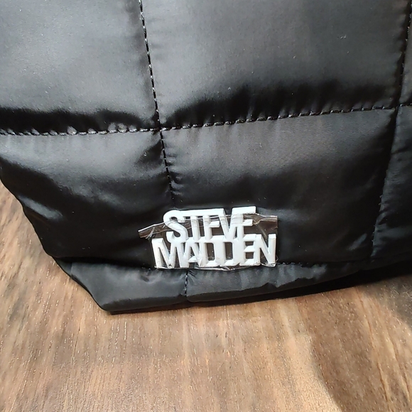 Steve Madden Puffy Quilted Black  ‘Blayzia’ Tote with wristlet! NWT Weekender! - Picture 9 of 16
